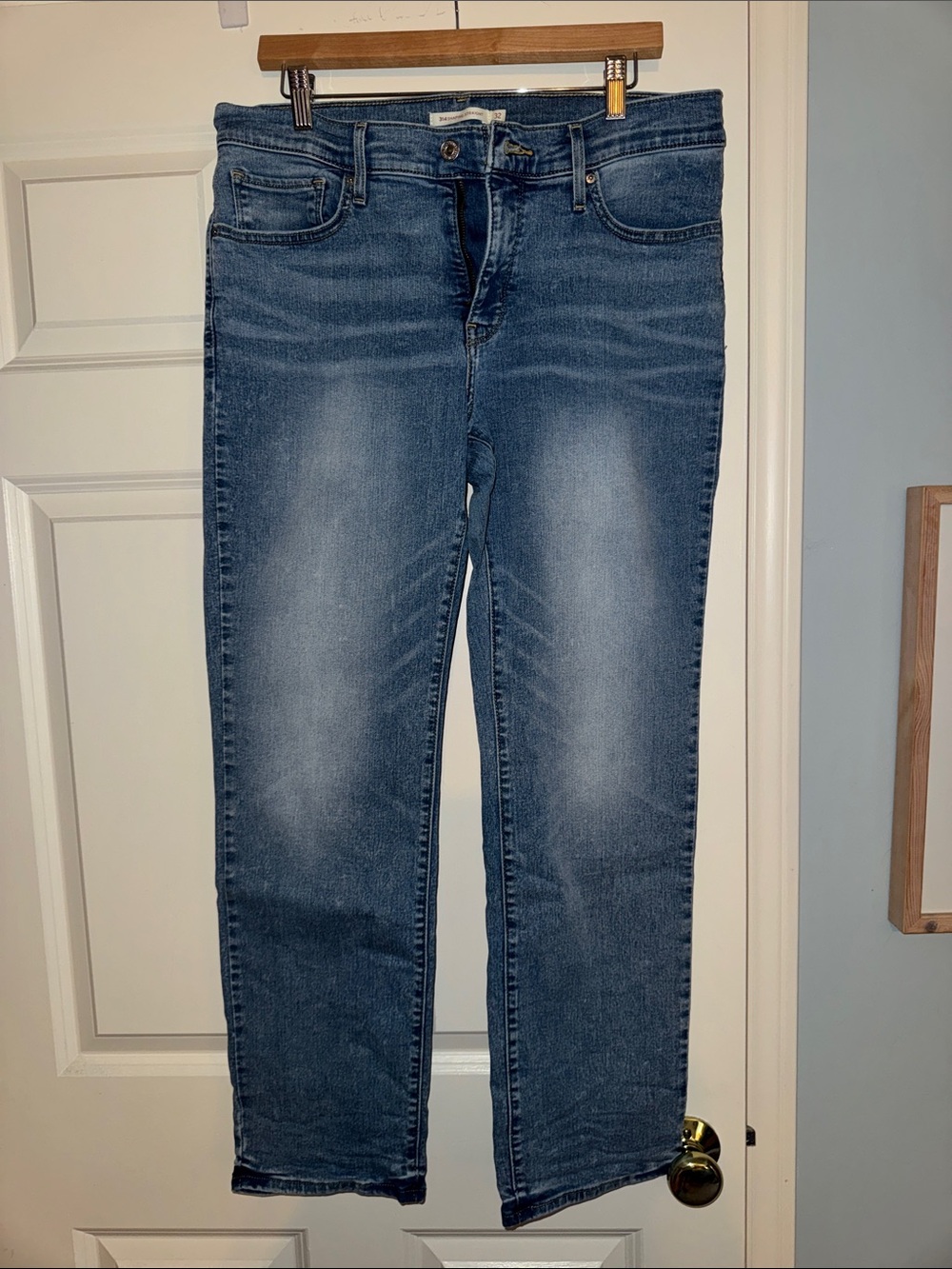 Levi’s Classic Women's Blue Denim Jeans - 314 Shaping Straight